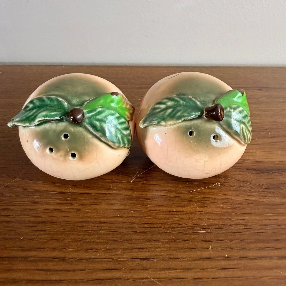 Vintage Anthropomorphic Peach Salt Pepper Shakers Ceramic Kitsch Fruit Faces